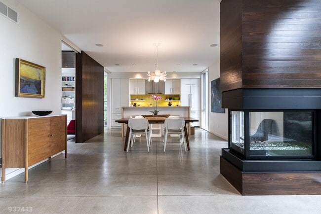 Building Photo - 209 N Prospect Ave