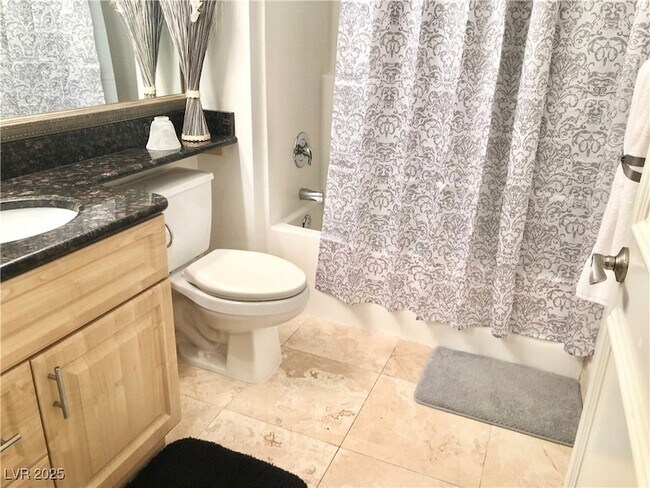 Building Photo - 270 E Flamingo Rd