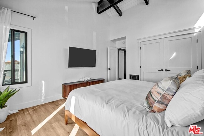 Building Photo - 1083 Montauk Ln