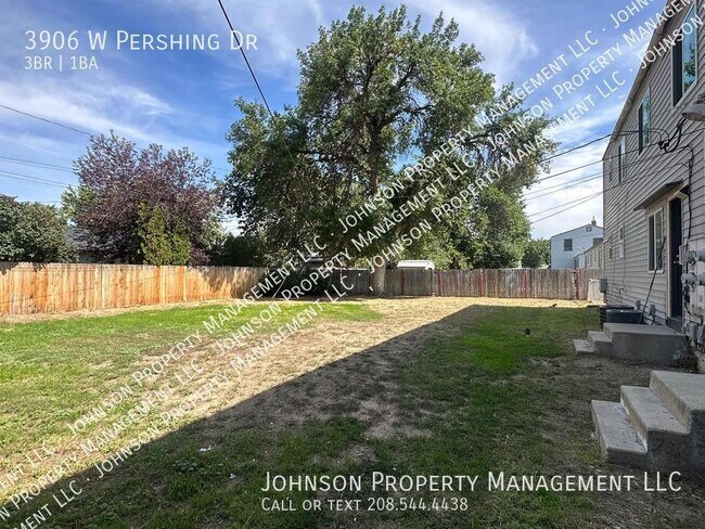 Building Photo - 3906 Pershing Dr