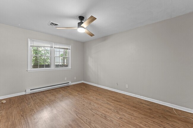 Building Photo - 3301 Marne Ave