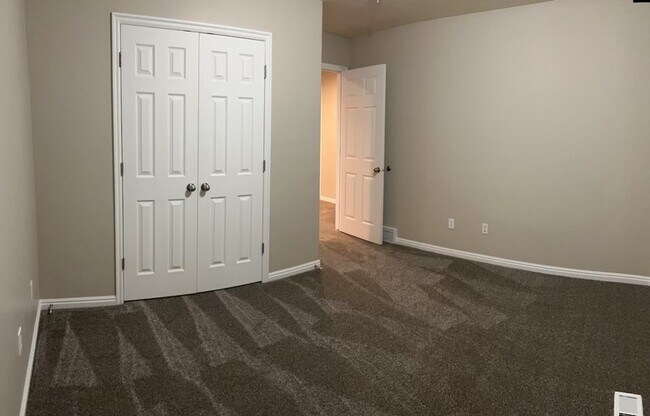 Building Photo - 273 W 680 N