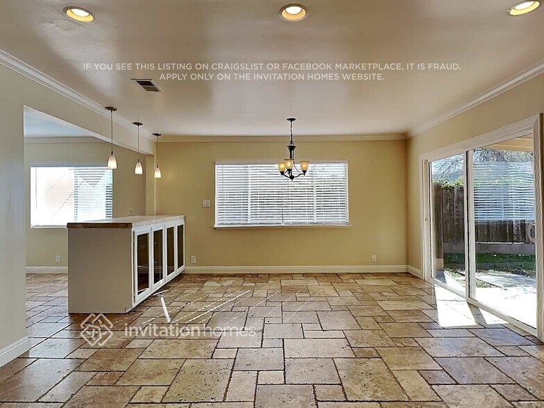 Building Photo - 1089 Camino Flores