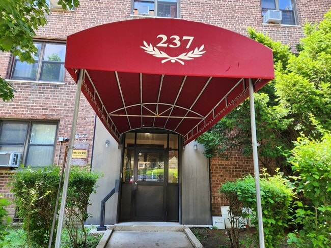 Building Photo - 237 N Broadway
