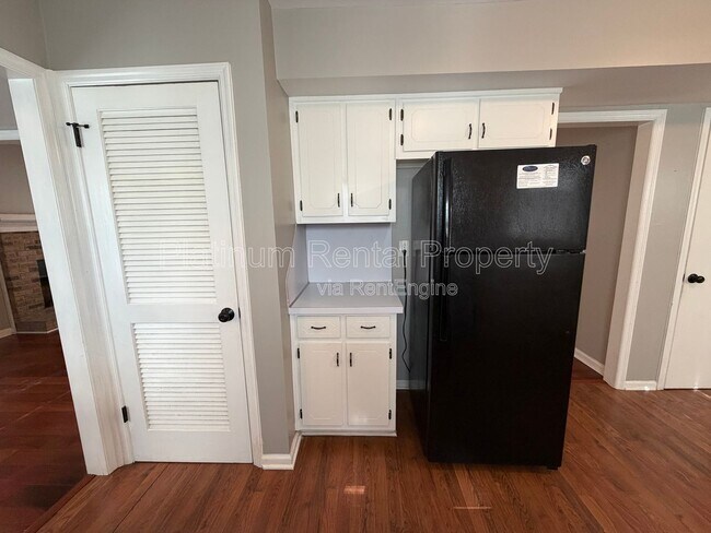 Building Photo - 240 Carter Rd