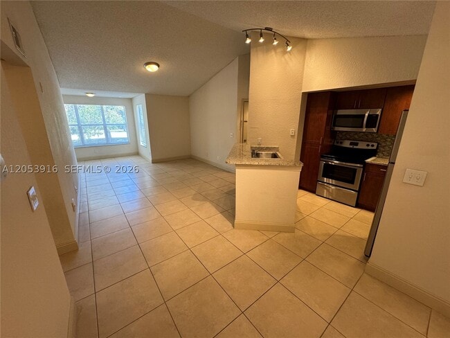 Building Photo - 417 Vista Isles Dr