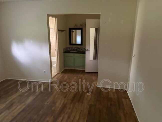Building Photo - 7107 Briarfield Dr