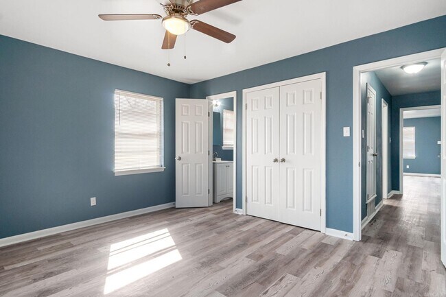 Building Photo - 5708 Alta Vista Dr