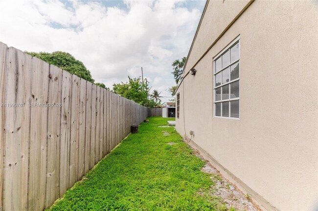 Building Photo - 1447 NW 101st St