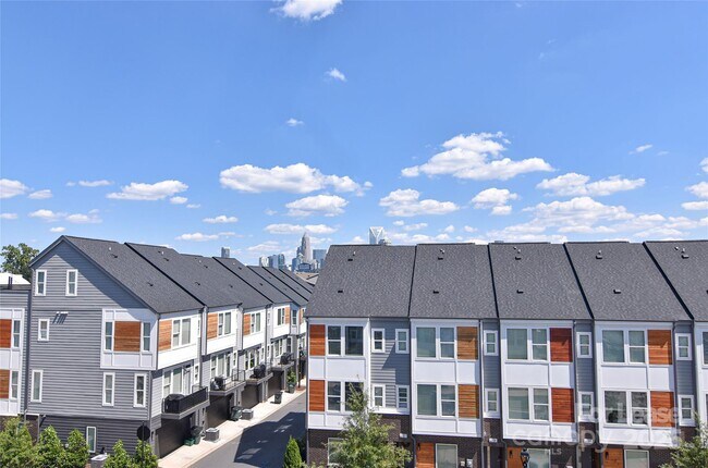 Building Photo - 2130 Bryant Park Dr