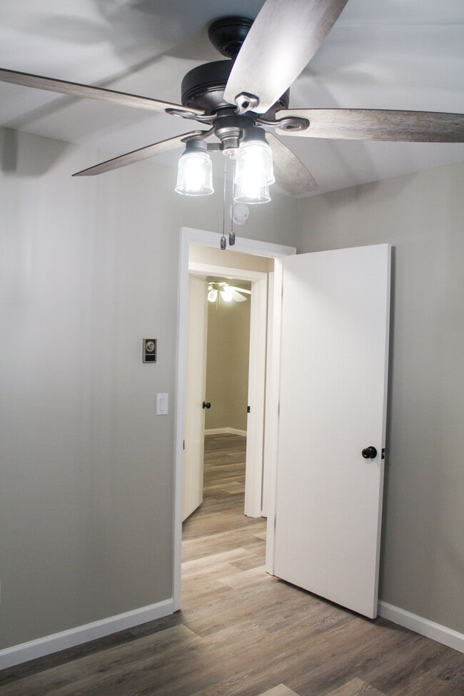 Building Photo - 542 Glacier Dr