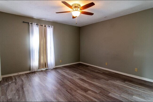 Building Photo - Well maintained 3 bedroom 2 bath home in Noble for rent