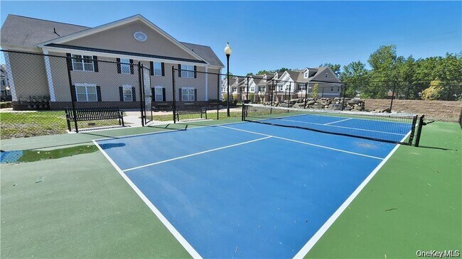 Building Photo - 105 Canter Ct
