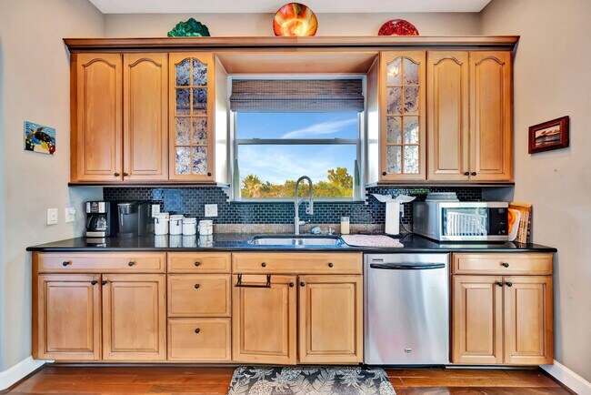 Building Photo - 28 Michiana Dr