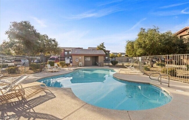 Building Photo - 8000 W Badura Ave