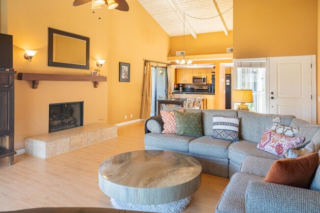 Building Photo - 46631 Arapahoe Cir