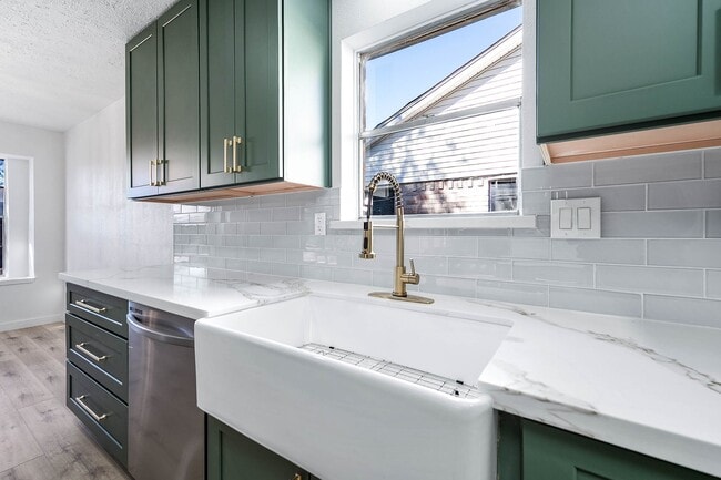 Building Photo - 2118 Pepperglen Ct