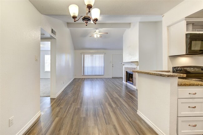 Building Photo - 10202 Forum Park Dr