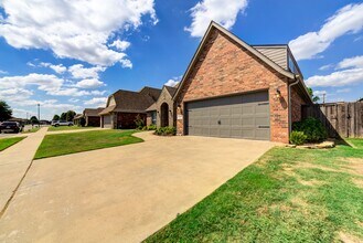Building Photo - 4 Bed | 3 Bath in Jenks!
