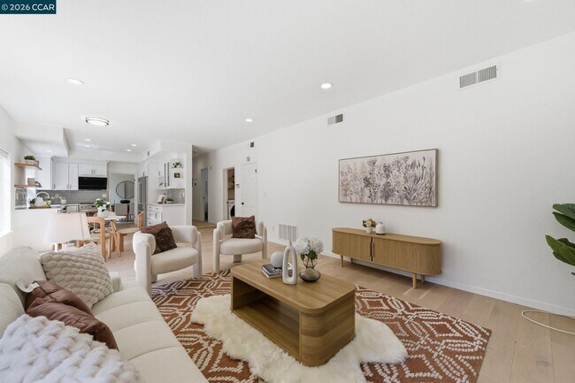 Building Photo - 601 Ambience Way