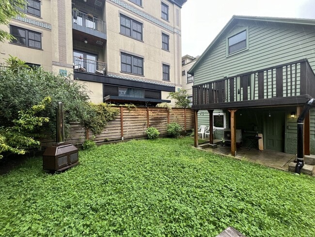Building Photo - Large NW Portland Home Near Shops & Restaurants with Finished Basement & Bay Windows