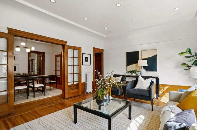 Building Photo - 1258 Chestnut St