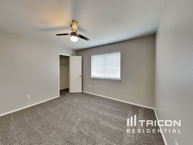 Building Photo - 1602 Canary Island Ct