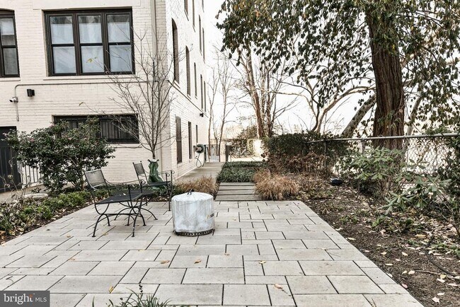 Building Photo - 2630 Adams Mill Rd NW