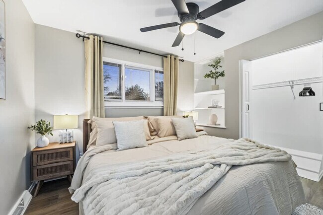 Building Photo - 1410 N Lama Ln