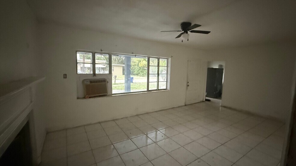 Building Photo - 1124 NW 112th Terrace