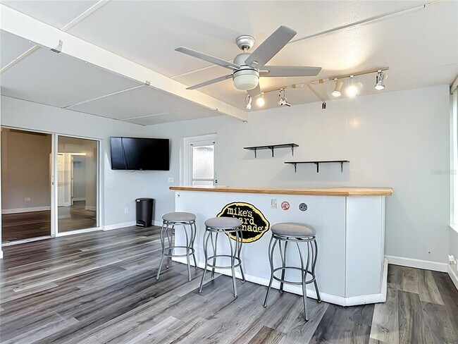 Building Photo - 227 Robbins Rest Cir