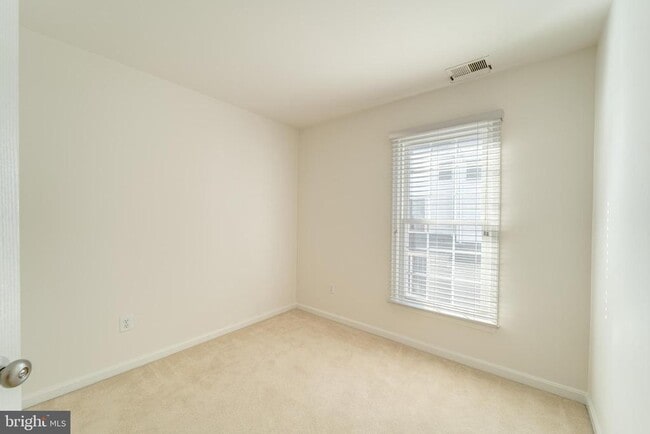 Building Photo - 4656 Kirkland Pl