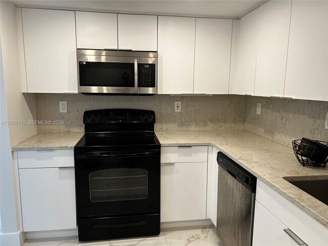 Building Photo - 3300 NE 192 St