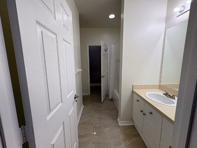 Building Photo - Available Now! Spacious 2-Bed, 2-Bath Cond...