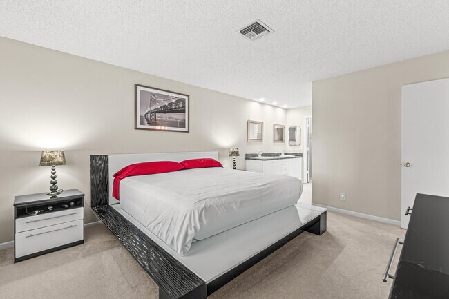 Building Photo - 1521 NW 19th Terrace