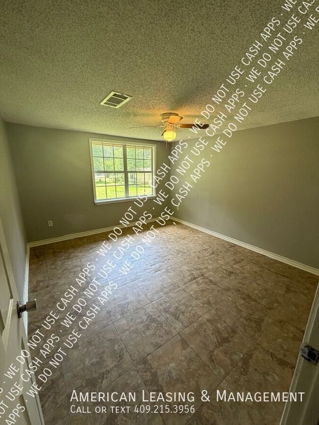 Building Photo - 10271 TX-103