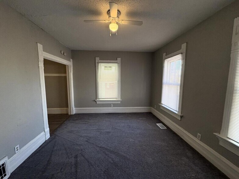 Building Photo - 2708 7th Ave