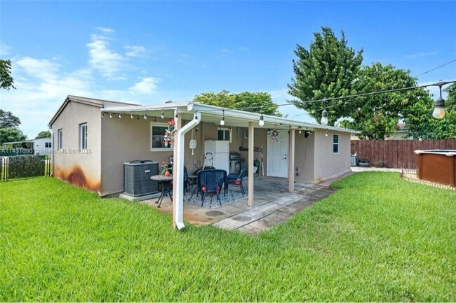 Building Photo - 1621 N 71st Ave