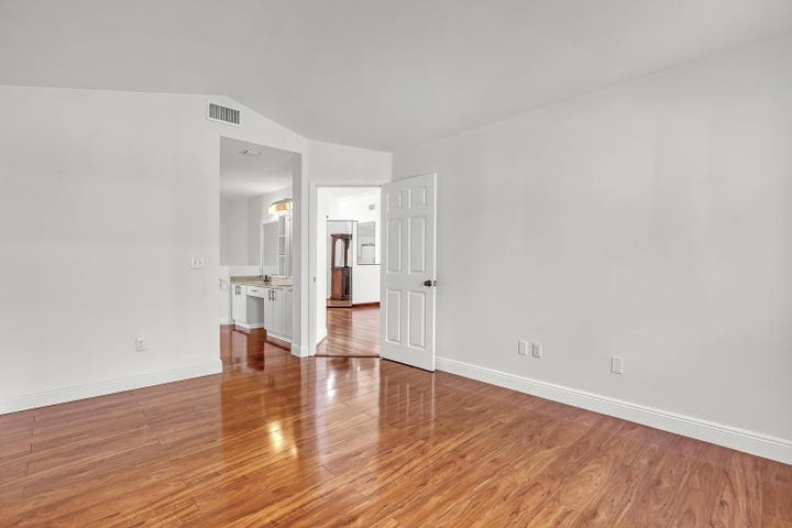 Building Photo - 6817 Barnwell Dr