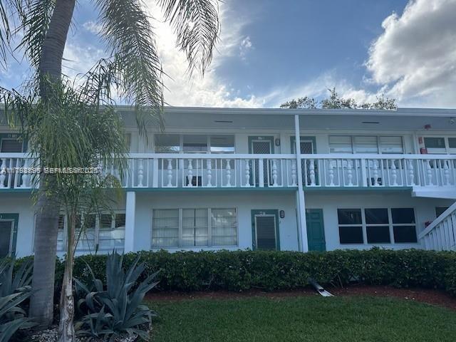 Building Photo - 17 Westbury E