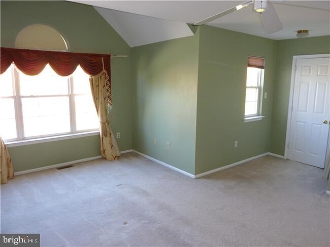 Building Photo - 922 Glackens Ln