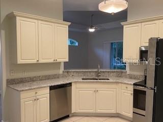 Building Photo - 213 Lourdan Ct
