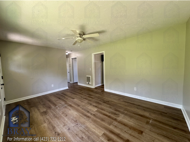 Building Photo - One level living with scenic views
