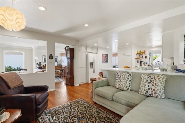 Building Photo - 27 N Vista De Catalina