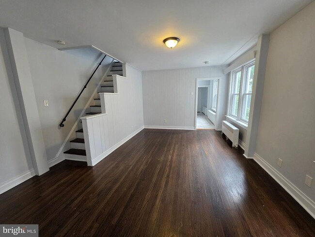 Building Photo - 623 Beatty St