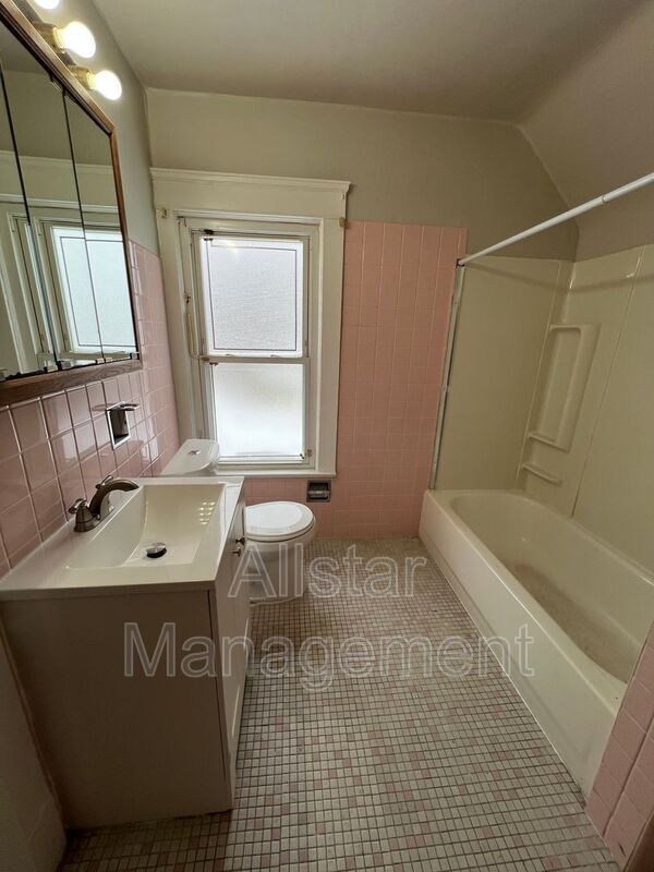 Building Photo - 4296 E 114th St