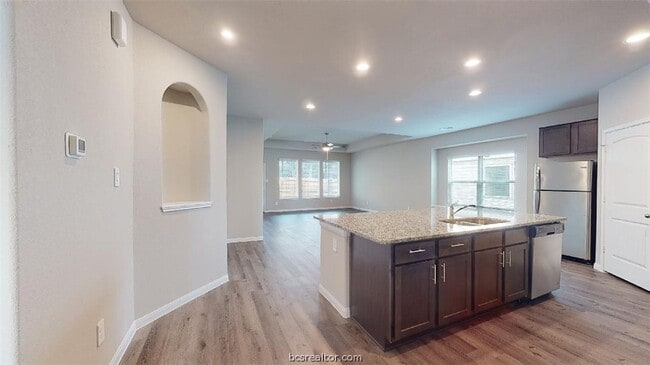 Building Photo - 5789 Cerrillos Dr