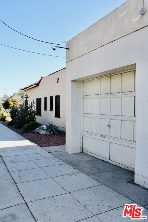 Building Photo - 495 N 8th Ave