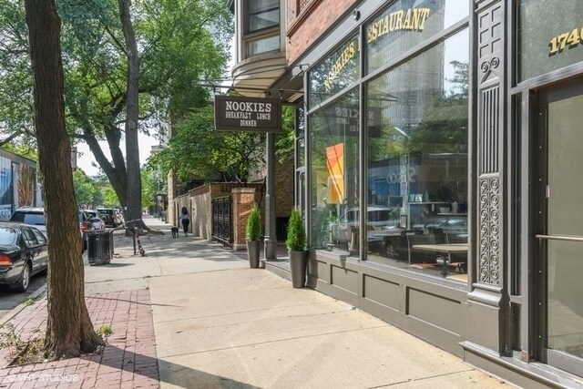Building Photo - 1750 N Wells St