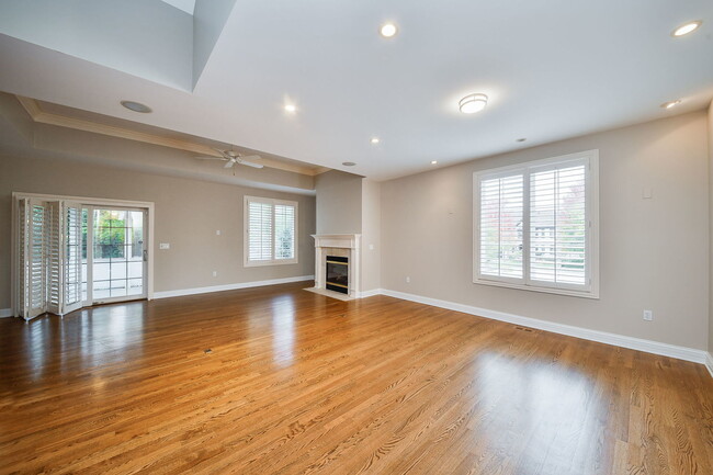 Building Photo - 325 Delnor Glen Dr